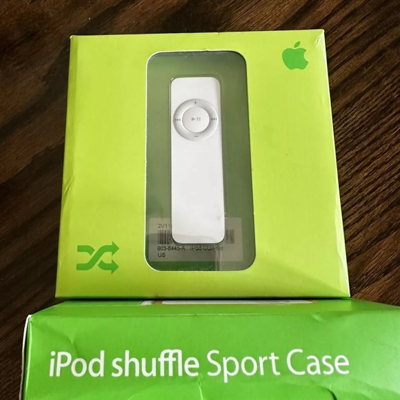 Apple iPod Shuffle - 1st Generation - Picture 6 of 8